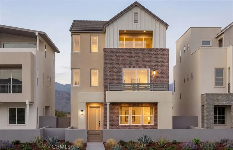 667 Chinon, Irvine