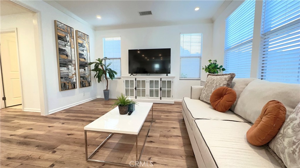 67 Decker, Irvine CA 92620 - photo 1