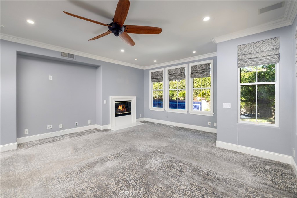 Make 67 a DONE DEAL! One of the most flexible and customized floor plans. The actual room. - 67 New Dawn, Irvine CA 92620 - photo 22