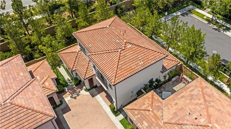 68 tollson, Irvine