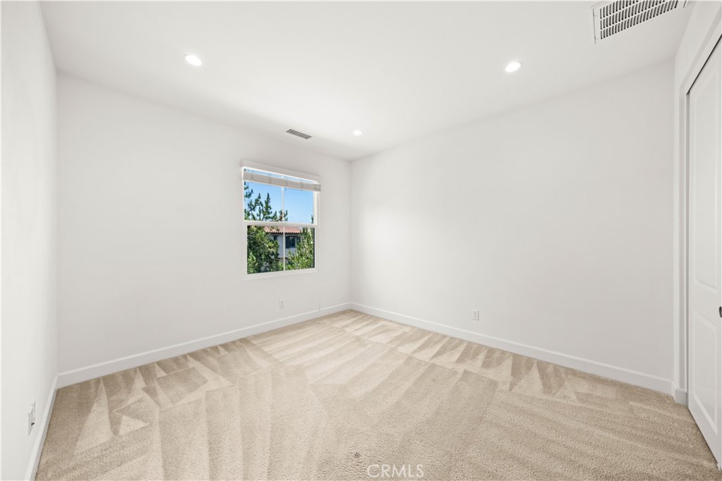 68 tollson, Irvine CA 92620 - photo 31