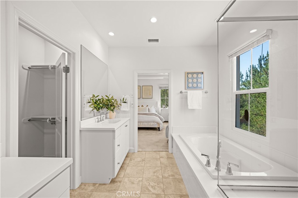 68 tollson, Irvine CA 92620 - photo 27