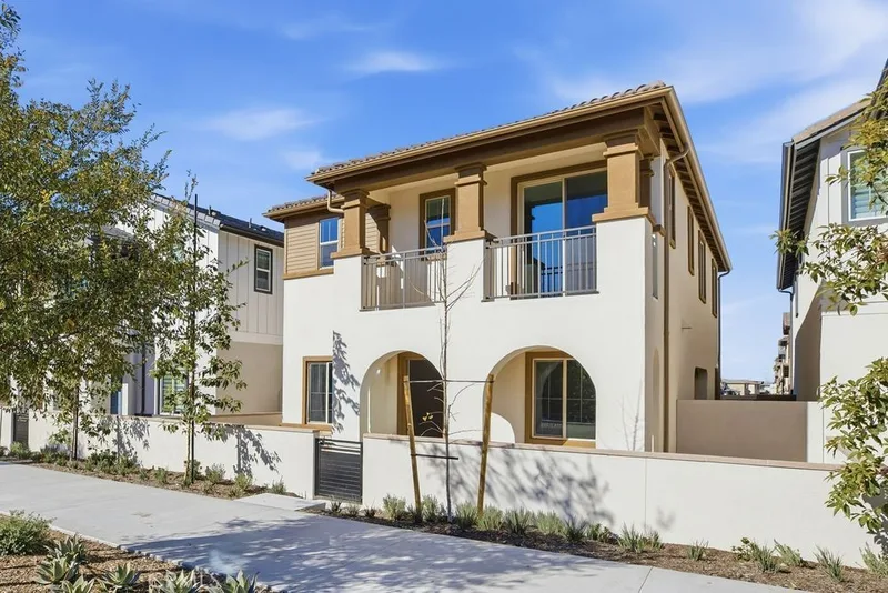 689 Beacon, Irvine, CA 92618