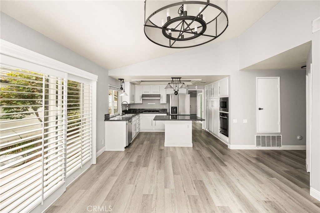 7 Atlanta, Irvine CA 92620 - photo 17