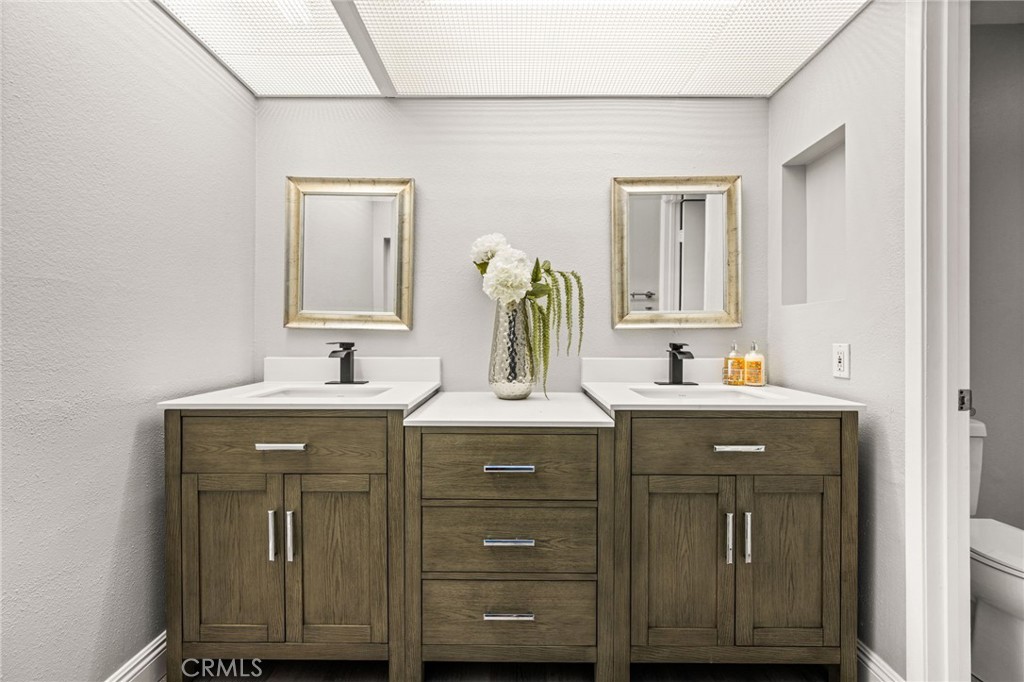 Recently rmodeled master bath with dual sinks - 7 Atlanta, Irvine CA 92620 - photo 24