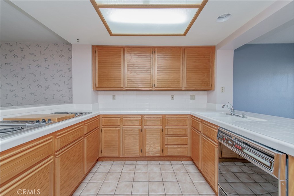 7 Del Rey 10, Irvine CA 92612 - photo 16