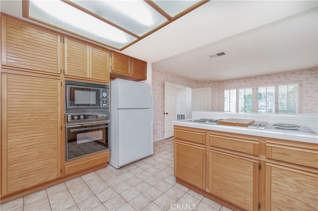 7 Del Rey 10, Irvine CA 92612 - photo 17