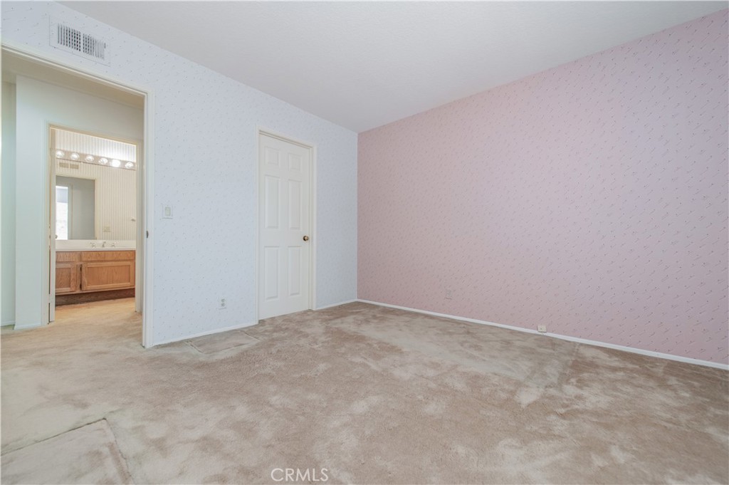 Secondary room with walk in closet - 7 Del Rey 10, Irvine CA 92612 - photo 55