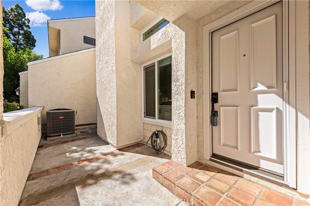7 Lake Rd, Irvine CA 92614 - photo 4