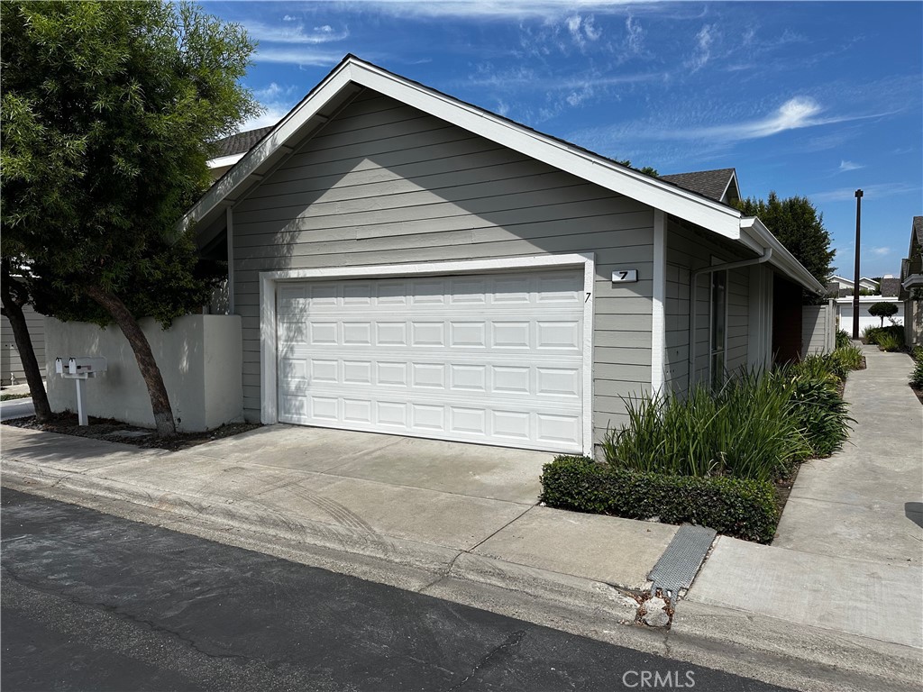 7 Lakegrass, Irvine CA 92604 - photo 1