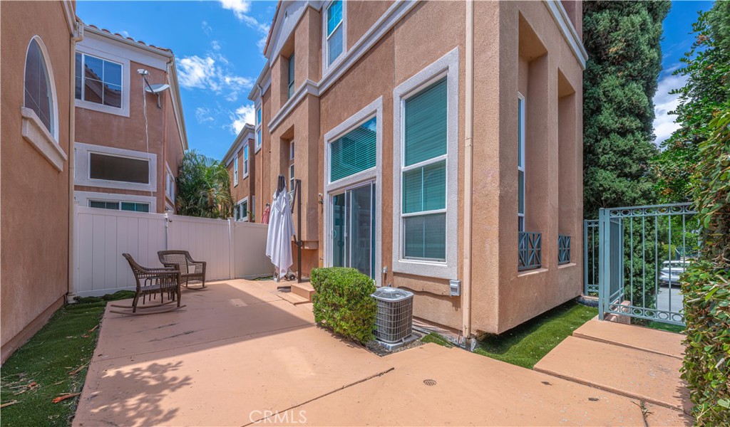 7 Medici Ais, Irvine CA 92606 - photo 32