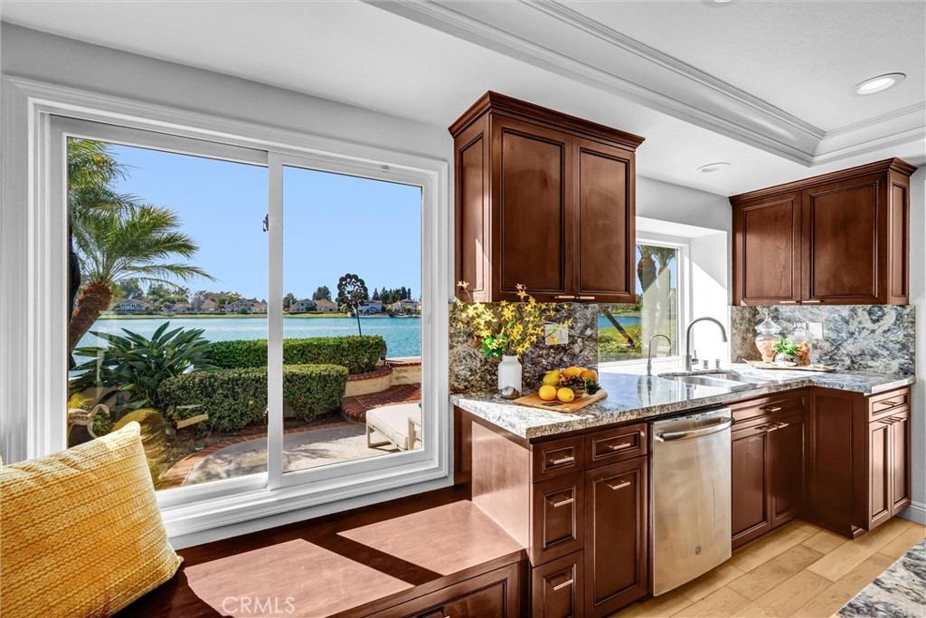 70 Fairlake, Irvine CA 92614 - photo 2