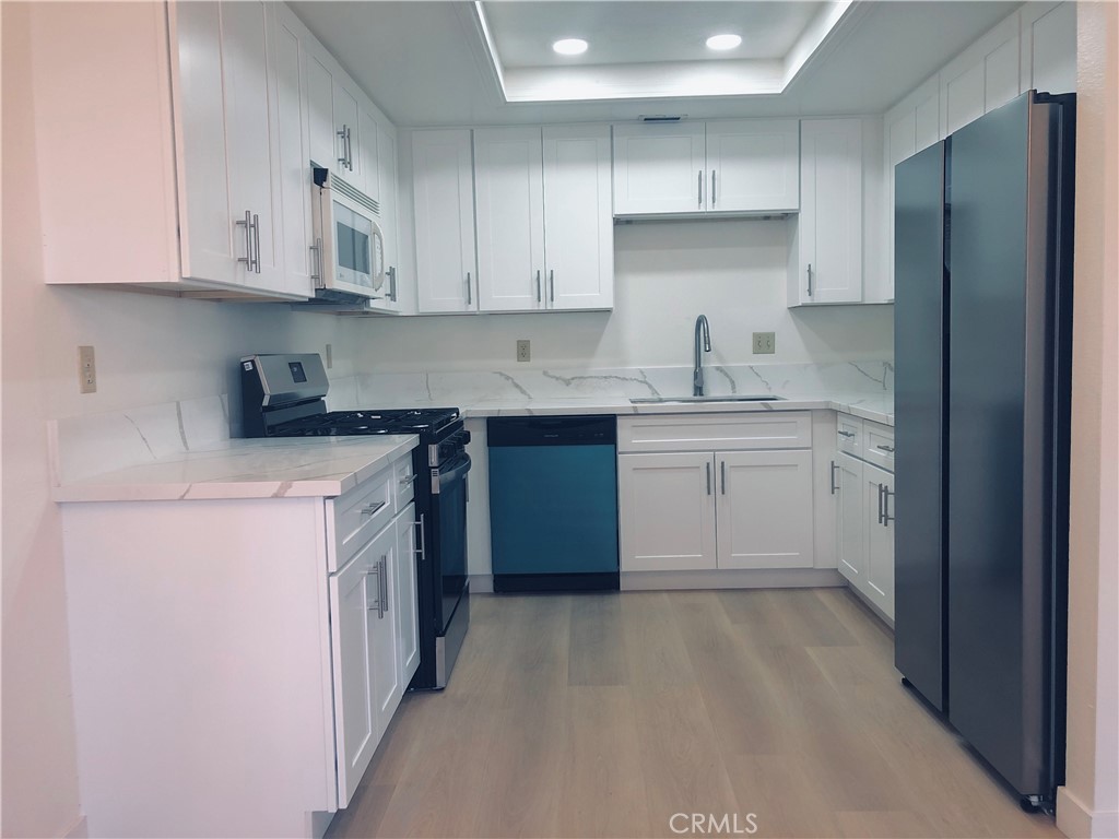 70 Greenfield, Irvine CA 92614 - photo 3