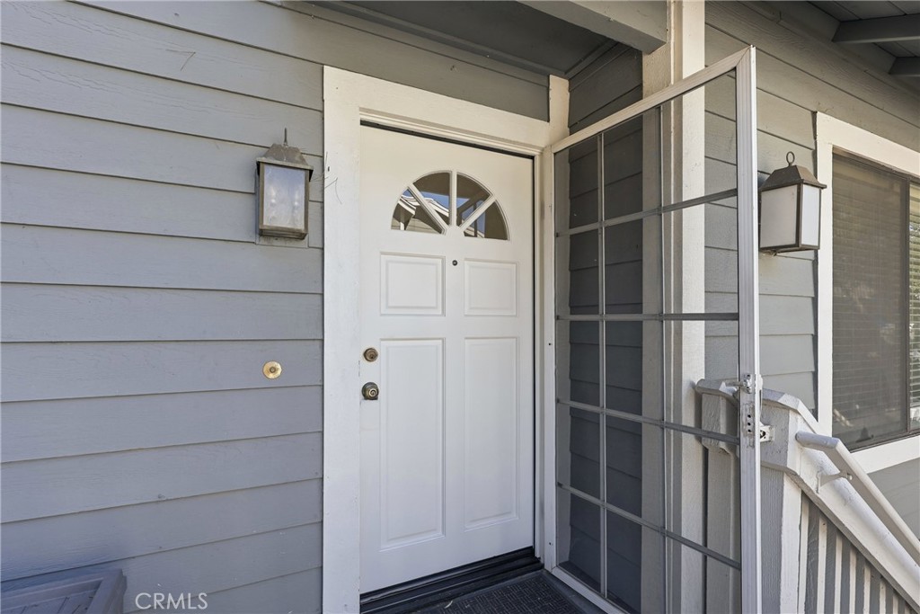 Front door with screen door - 70 Remington, Irvine CA 92620 - photo 4