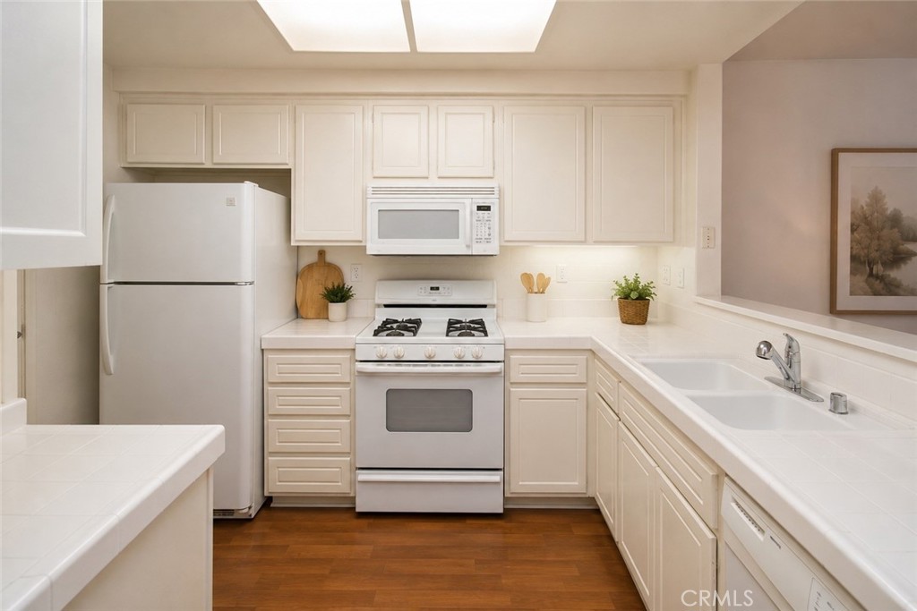 Virtual Staging - 707 Solvay Aisle, Irvine CA 92606 - photo 4