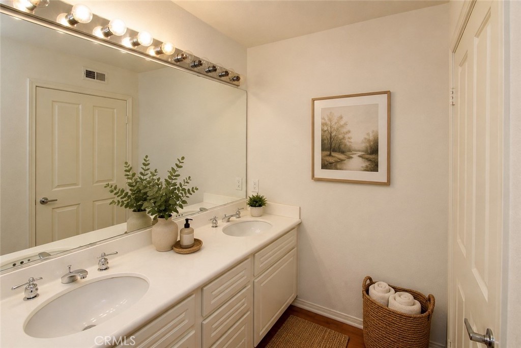 Virtual Staging - 707 Solvay Aisle, Irvine CA 92606 - photo 6
