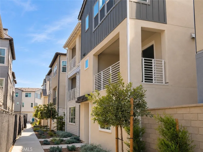 709 Sonia, Irvine, CA 92618