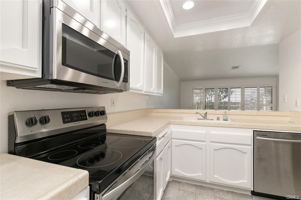 7202 Apricot Drive 7202, Irvine CA 92618 - photo 2