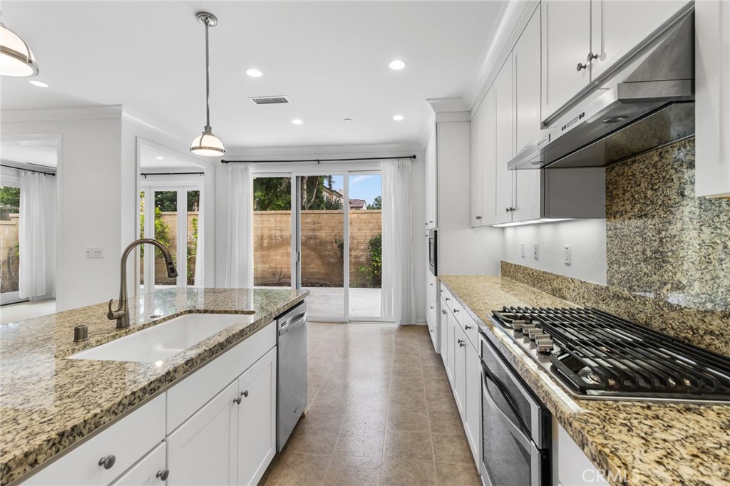 73 Ivory Petal, Irvine CA 92620 - photo 5