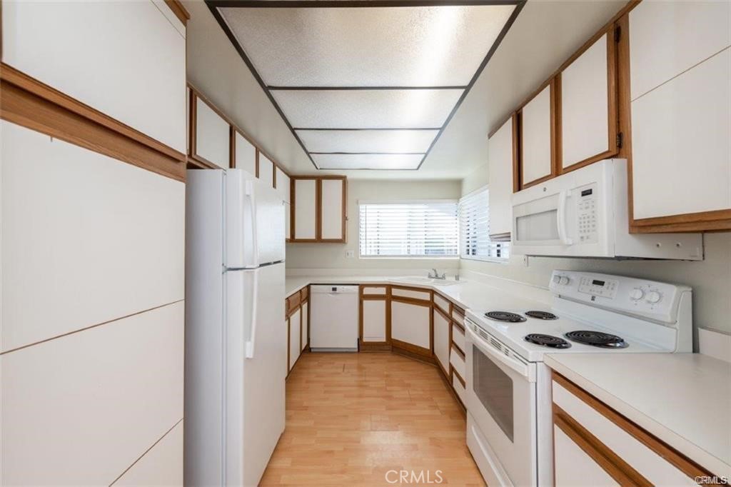 73 Tarocco, Irvine CA 92618 - photo 8