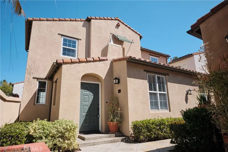 74 Alevera Street, Irvine, CA 92618