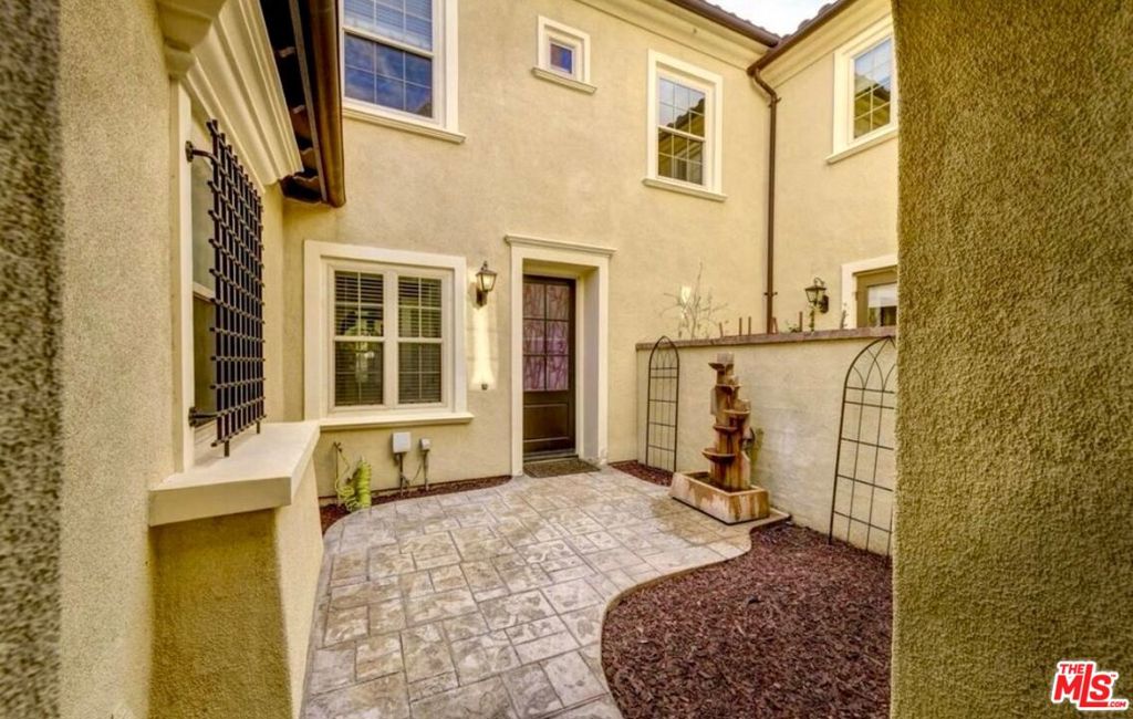 74 Townsend, Irvine CA 92620 - photo 2