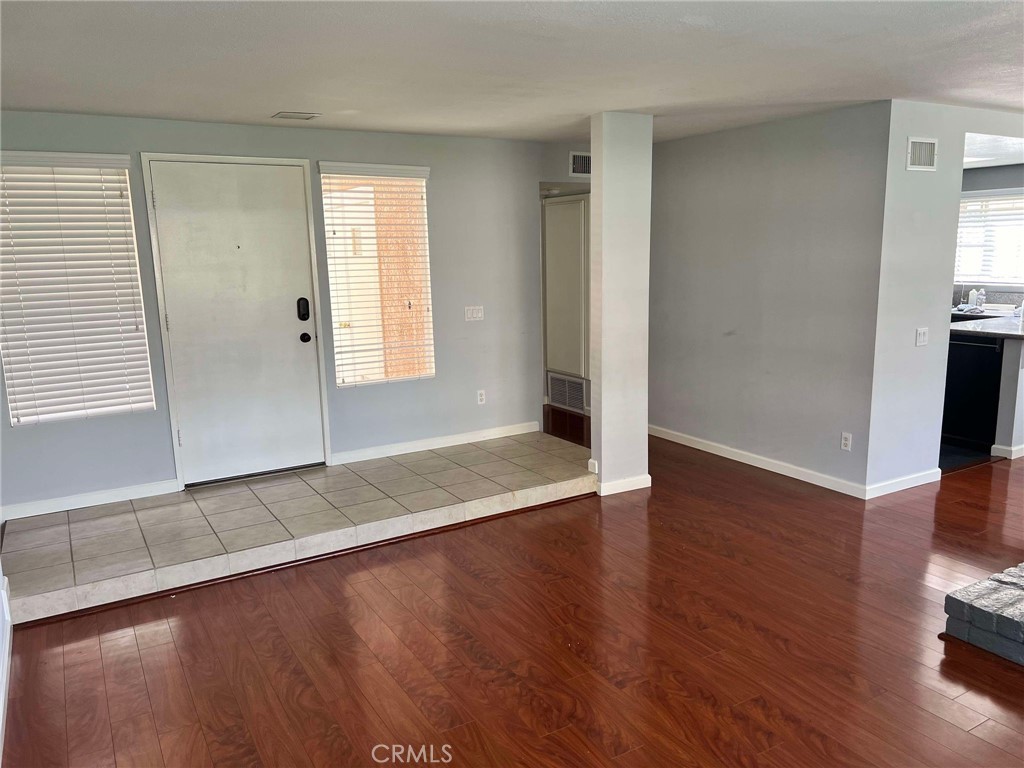74 Woodleaf, Irvine CA 92614 - photo 8