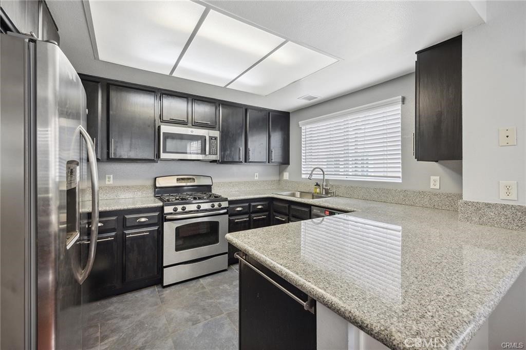 74 Woodleaf, Irvine CA 92614 - photo 11