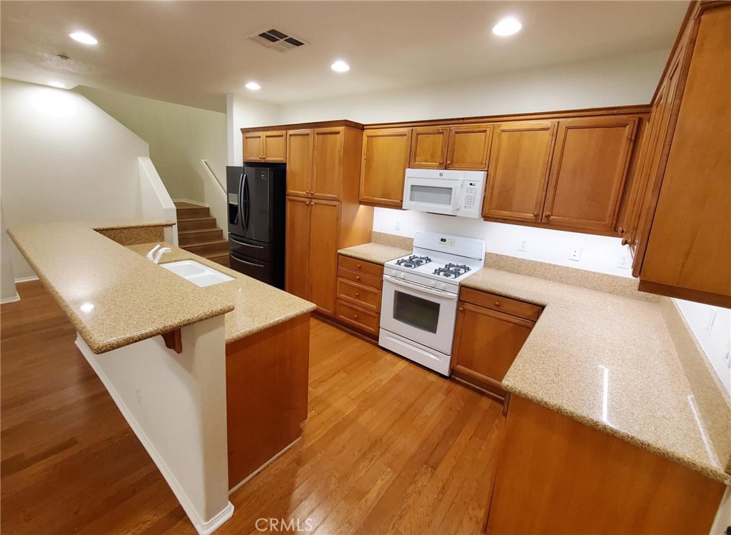 Kitchen - 75 Reunion, Irvine CA 92603 - photo 5