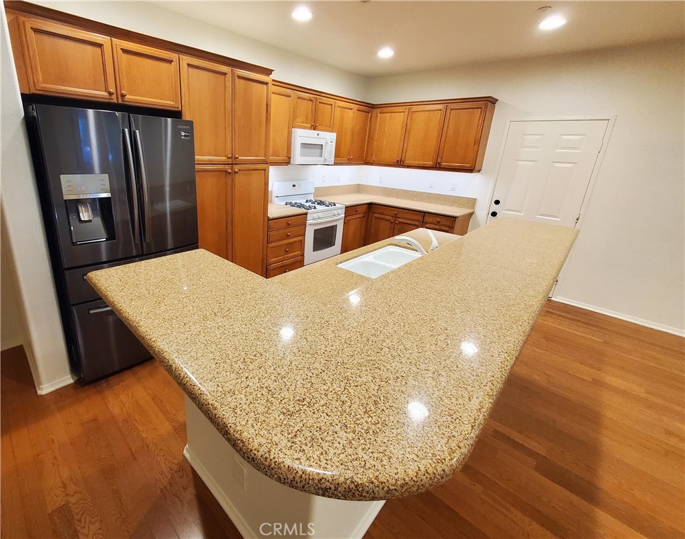 Kitchen - 75 Reunion, Irvine CA 92603 - photo 6