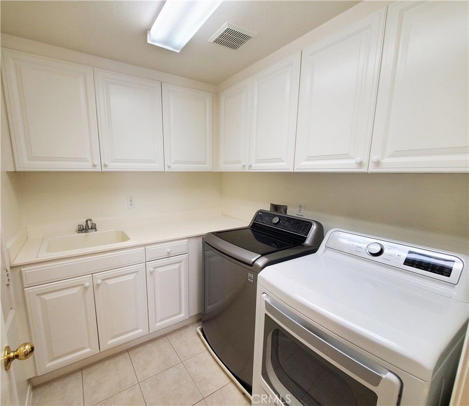 Laundry Room - 75 Reunion, Irvine CA 92603 - photo 17