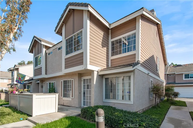 76 Christamon S, Irvine, CA 92620