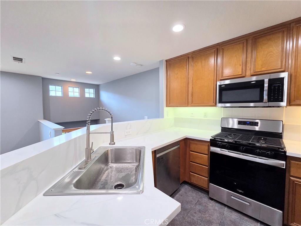 76 New Season, Irvine CA 92602 - photo 9