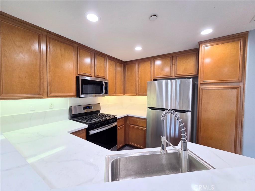 76 New Season, Irvine CA 92602 - photo 10