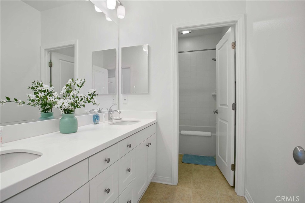 77 Hanging Garden, Irvine CA 92620 - photo 18