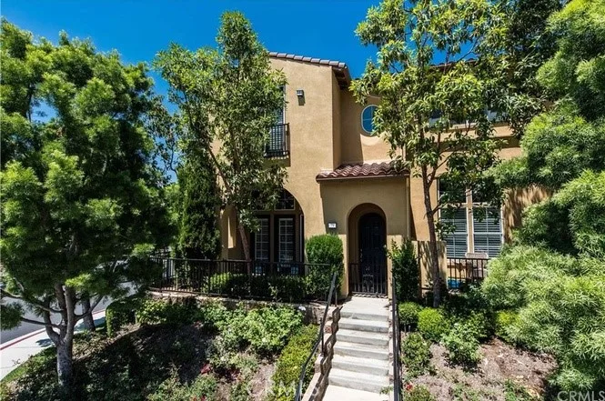 79 Chula Vista 23, Irvine, CA 92602
