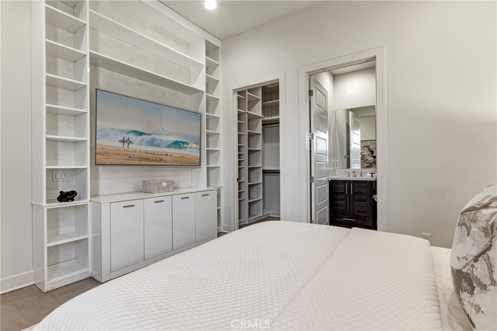Downstairs Bedroom - 79 Eider Run, Irvine CA 92618 - photo 36