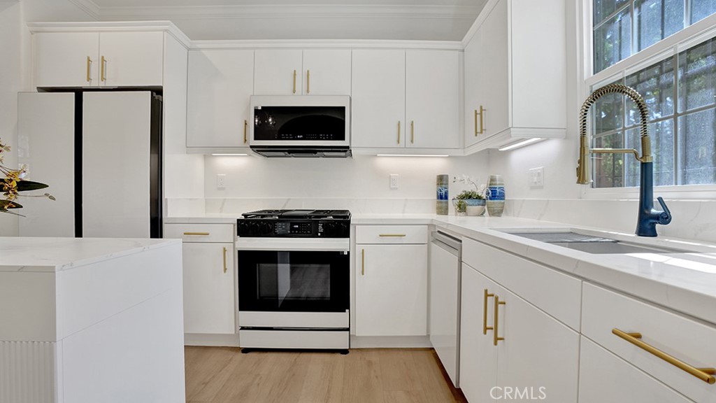 Top of the line appliances - 79 Modesto, Irvine CA 92602 - photo 3