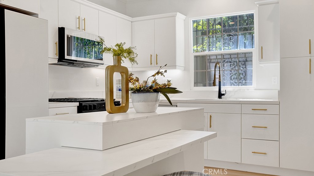 Extendable Island for more dining space - 79 Modesto, Irvine CA 92602 - photo 6