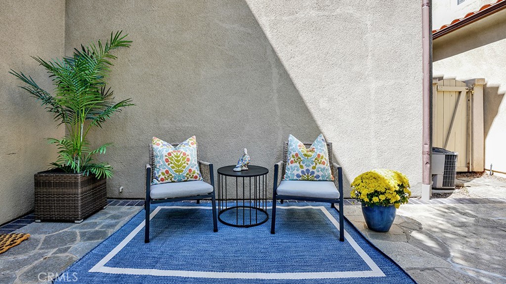 Perfect California Indoor/ Outdoor Living - 79 Modesto, Irvine CA 92602 - photo 12