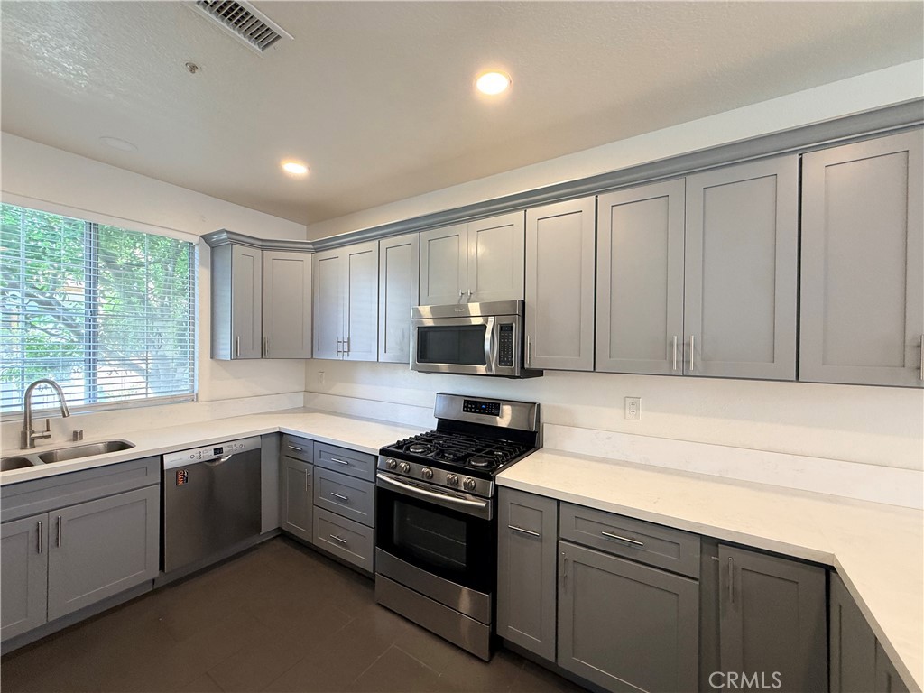 8 Cuzzano Aisle, Irvine CA 92606 - photo 5