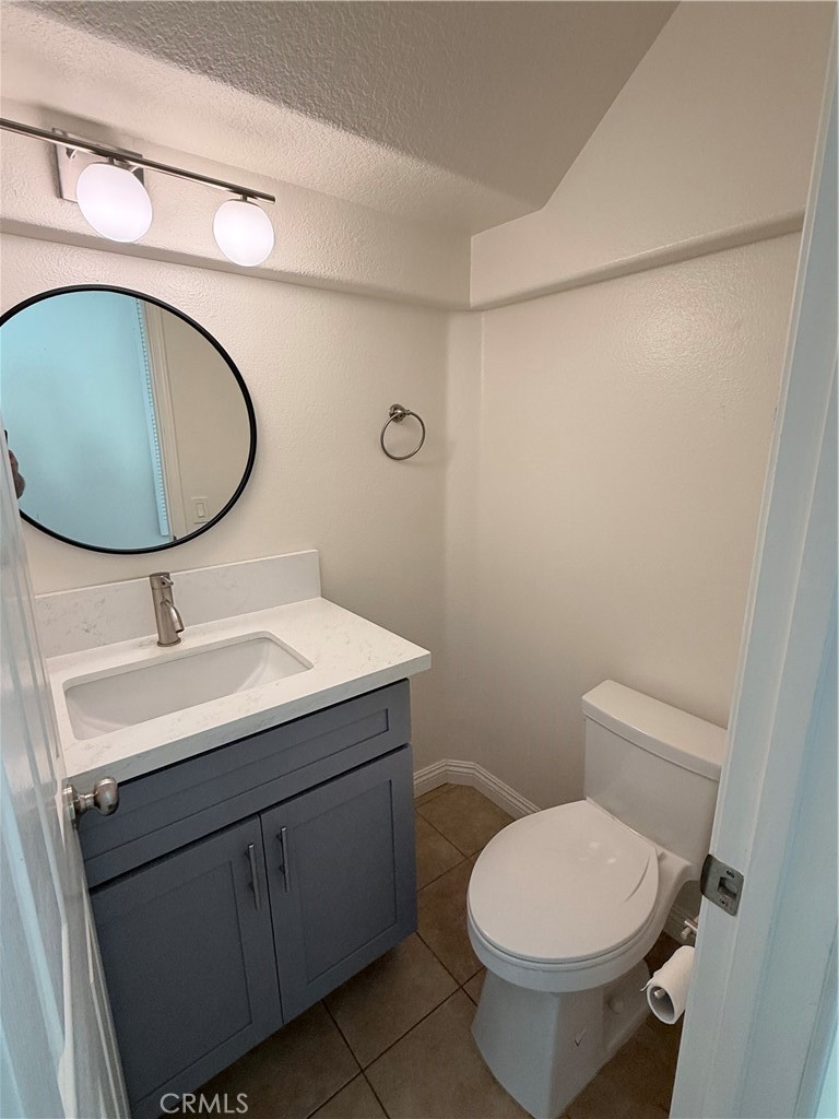 Guest bathroom - 8 Cuzzano Aisle, Irvine CA 92606 - photo 15