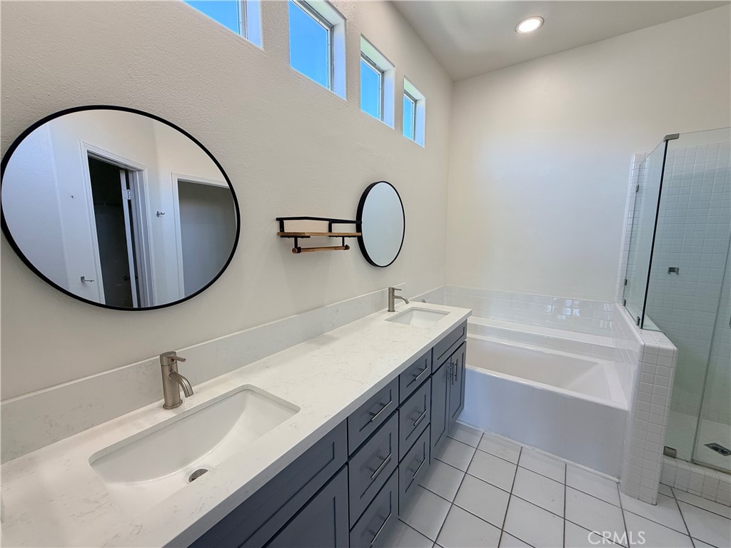 Primary ensuite bath - 8 Cuzzano Aisle, Irvine CA 92606 - photo 22