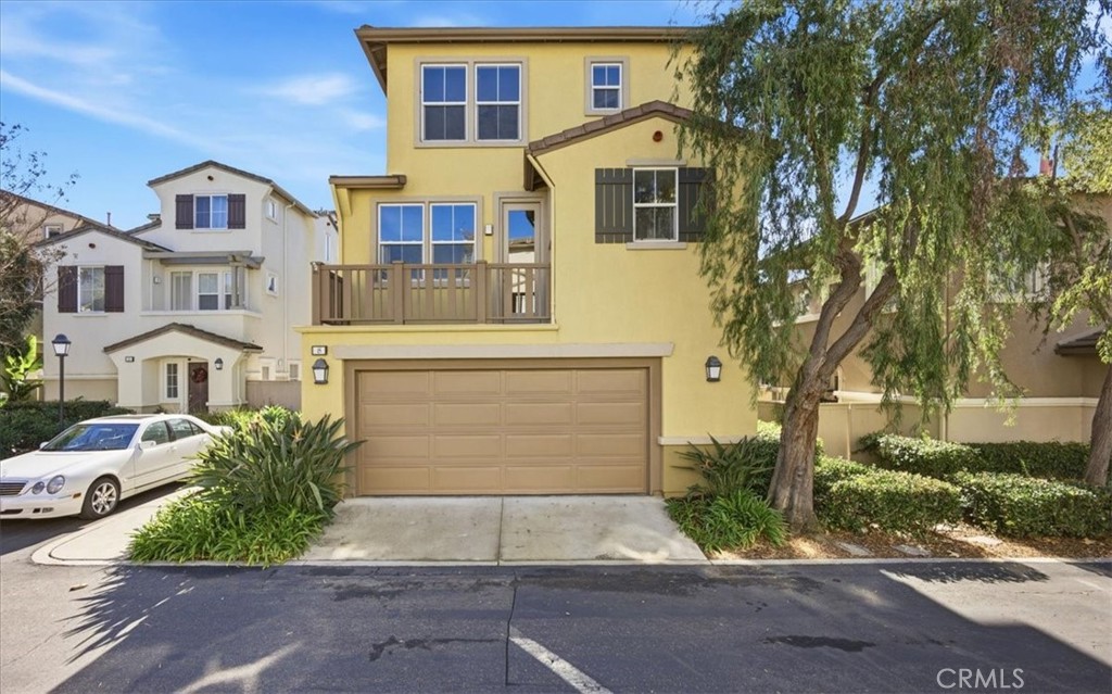 8 Madagascar, Irvine CA 92618 - photo 1