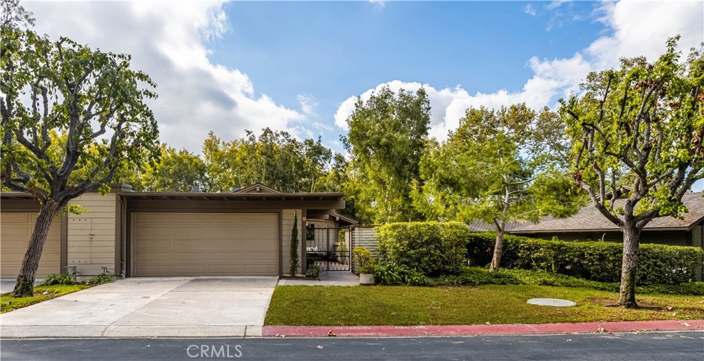 8 Montanas Sud 60, Irvine CA 92612 - photo 1