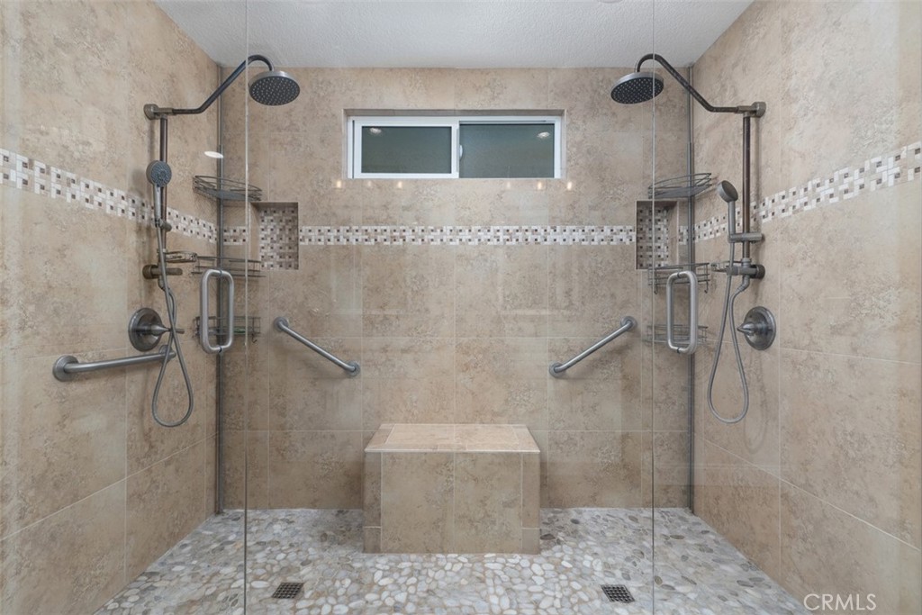 Large shower with 2l showerheads - 8 National Place, Irvine CA 92602 - photo 29