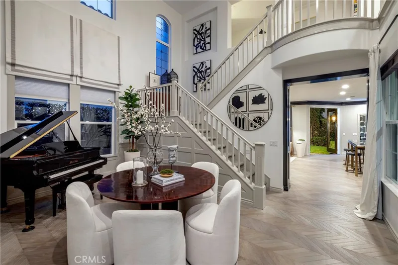8 Upland, Irvine, CA 92602