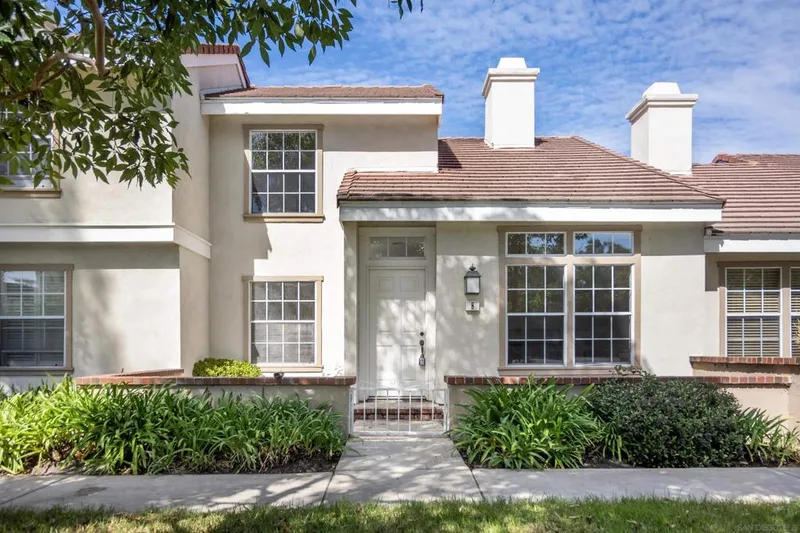 8 Wellesley 6, Irvine, CA 92612