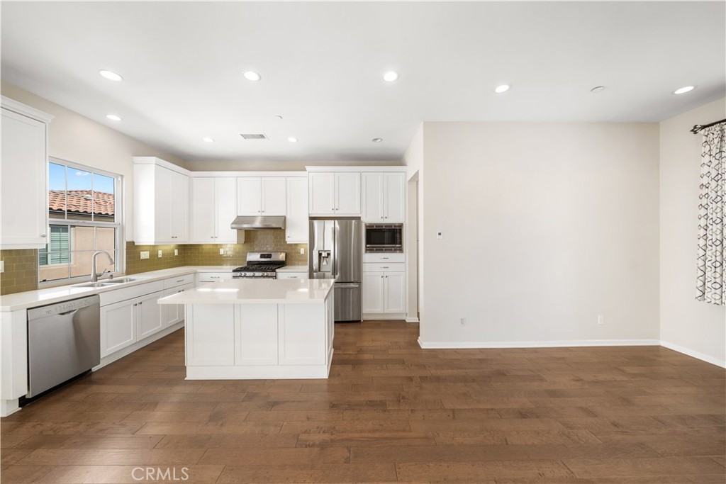 80 Strawberry, Irvine CA 92620 - photo 3