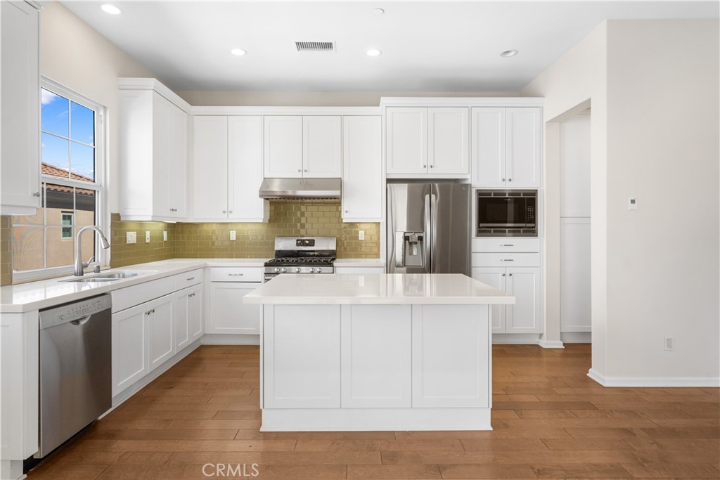 80 Strawberry, Irvine CA 92620 - photo 6